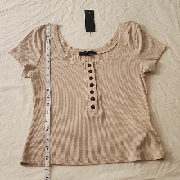 Lulus Ribbed Henley Cropped Top T-shirt Blouse Tan Beige size M new with tag - Picture 7 of 11